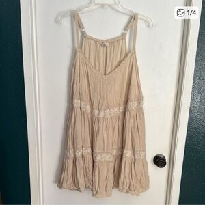 💫Beige Sleeveless Dress with Lace Details